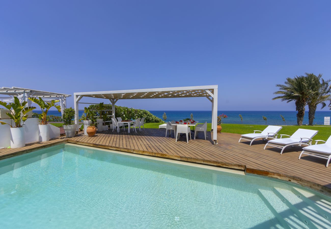 Villa in Protaras - Protaras Beachfront Dream Villa