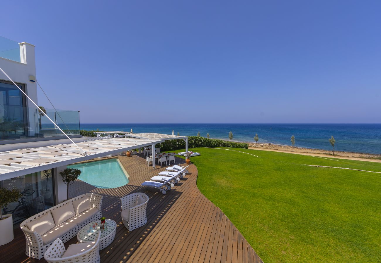 Villa in Protaras - Protaras Beachfront Dream Villa