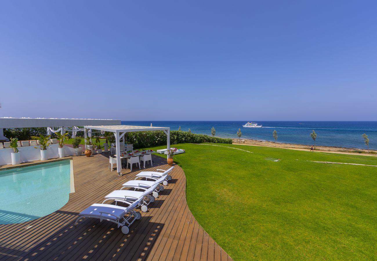 Villa in Protaras - Protaras Beachfront Dream Villa