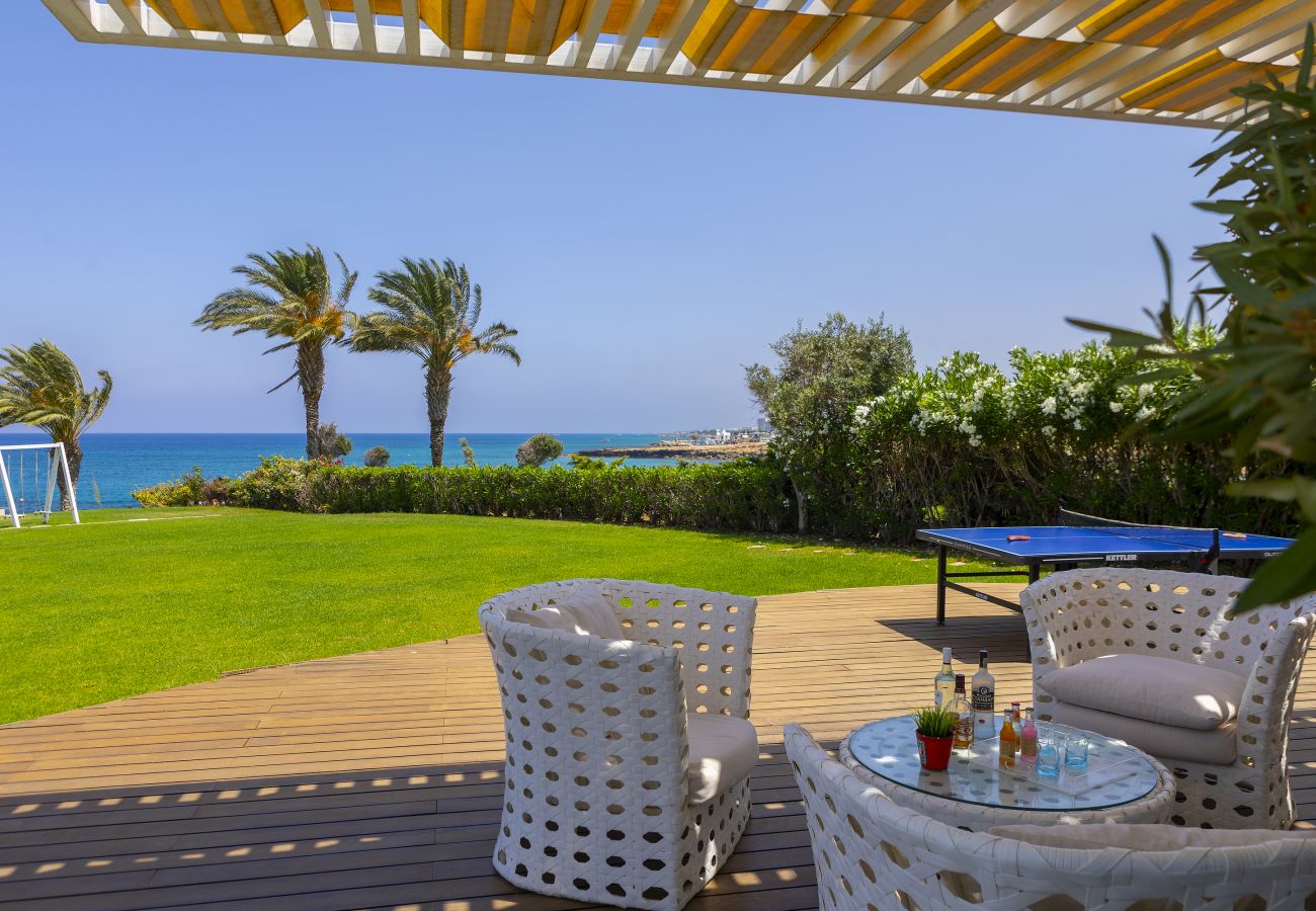 Villa in Protaras - Protaras Beachfront Dream Villa