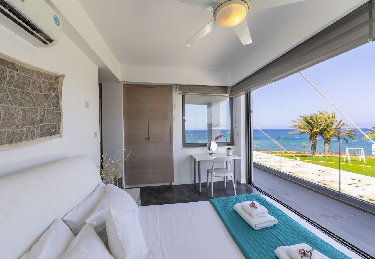 Villa in Protaras - Protaras Beachfront Dream Villa