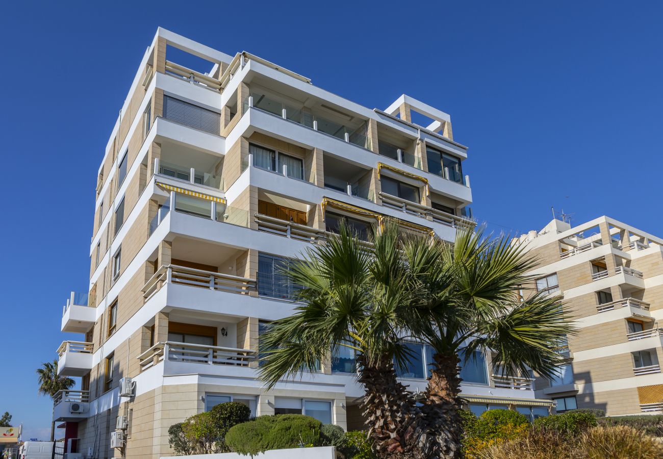 Apartment in Larnaca - Mackenzie Castella Beachfront Suite