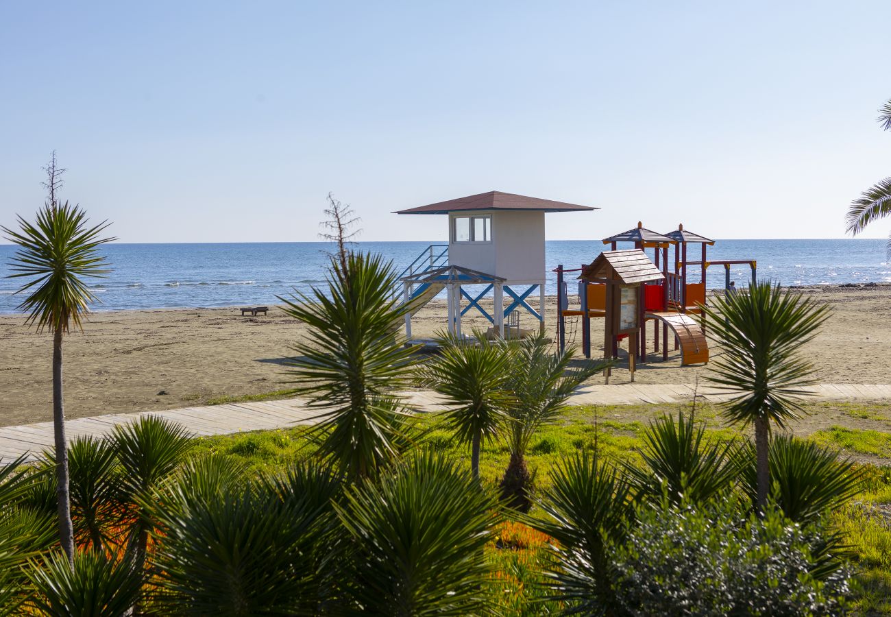 Apartment in Larnaca - Mackenzie Castella Beachfront Suite