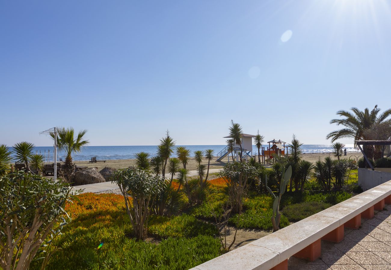 Apartment in Larnaca - Mackenzie Castella Beachfront Suite