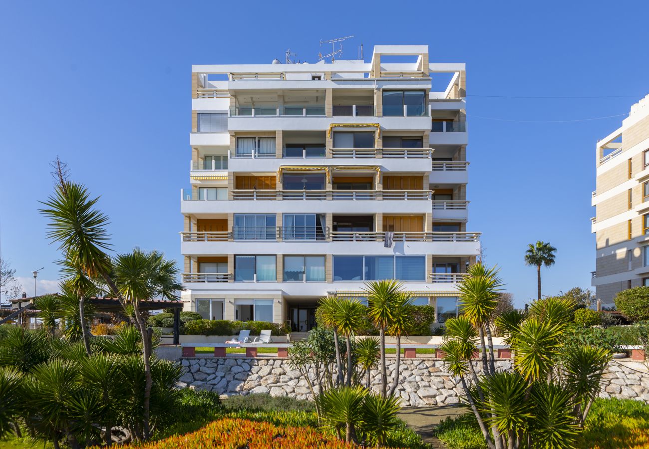 Apartment in Larnaca - Mackenzie Castella Beachfront Suite