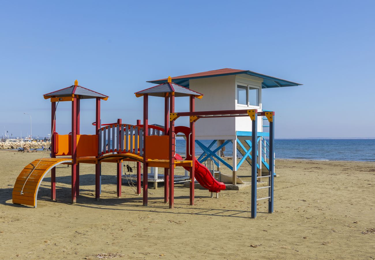 Apartment in Larnaca - Mackenzie Castella Beachfront Suite