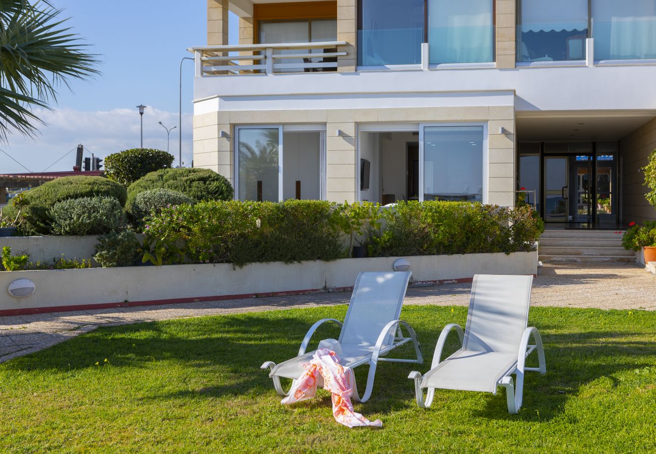 Apartment in Larnaca - Mackenzie Castella Beachfront Suite