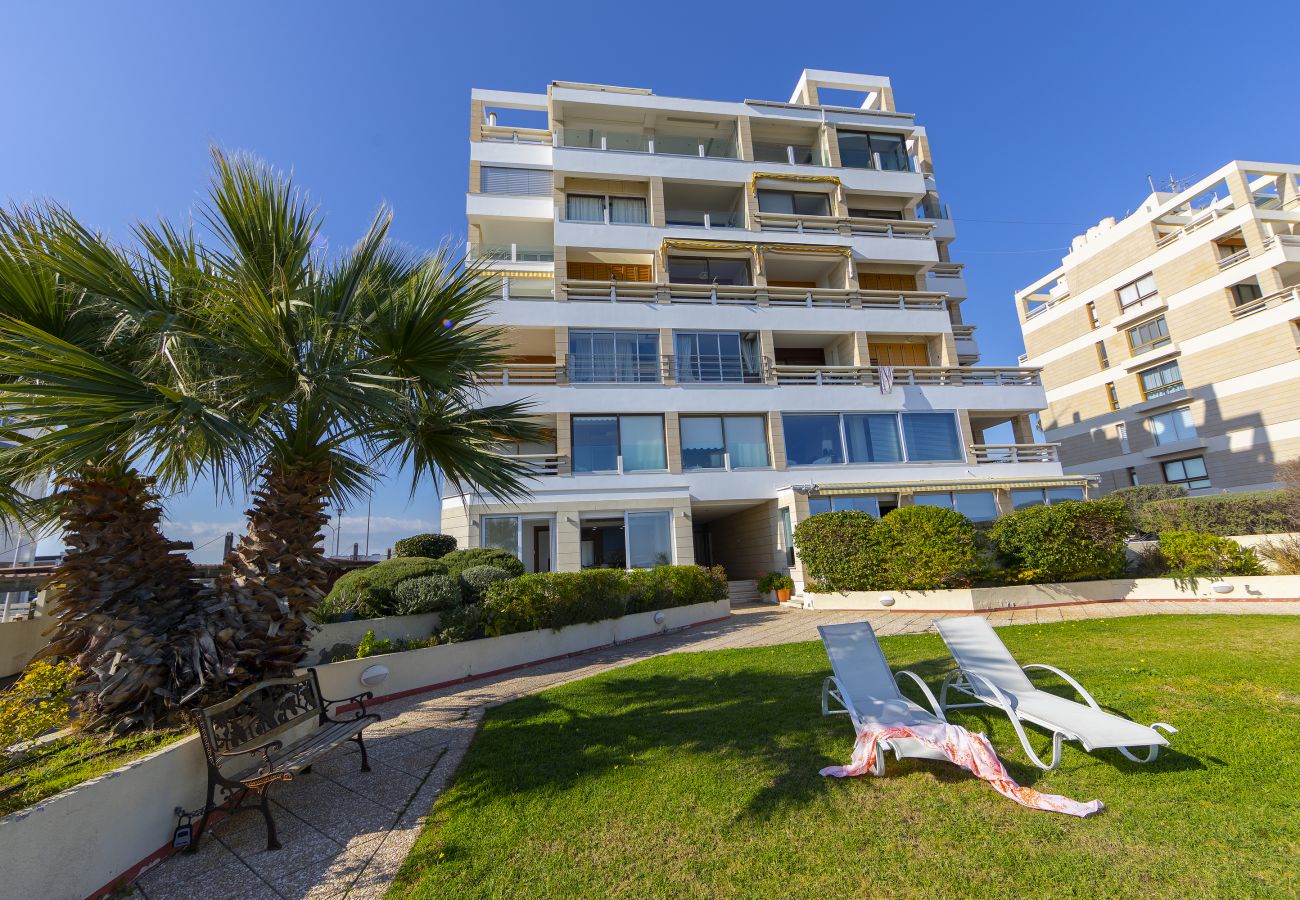 Apartment in Larnaca - Mackenzie Castella Beachfront Suite