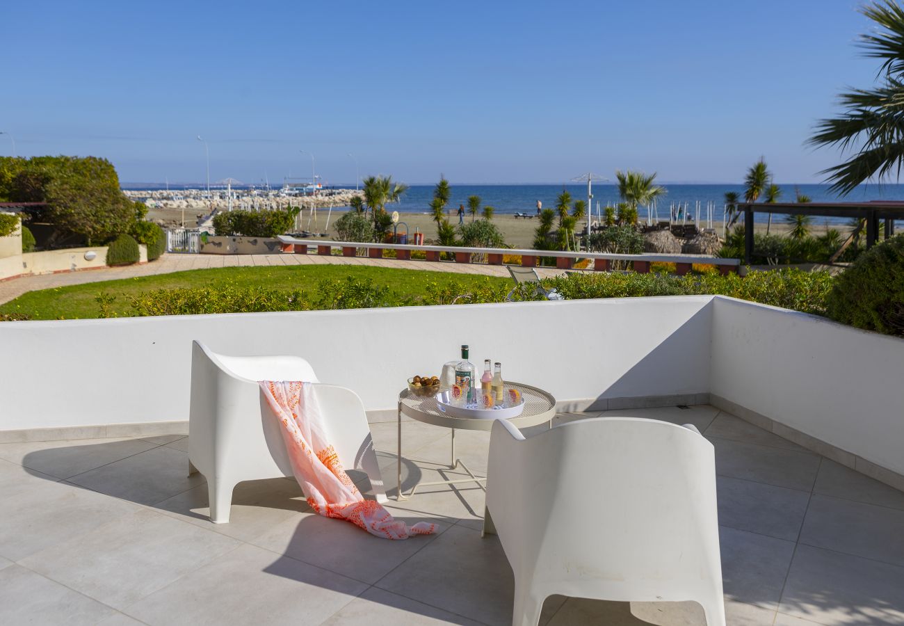 Apartment in Larnaca - Mackenzie Castella Beachfront Suite