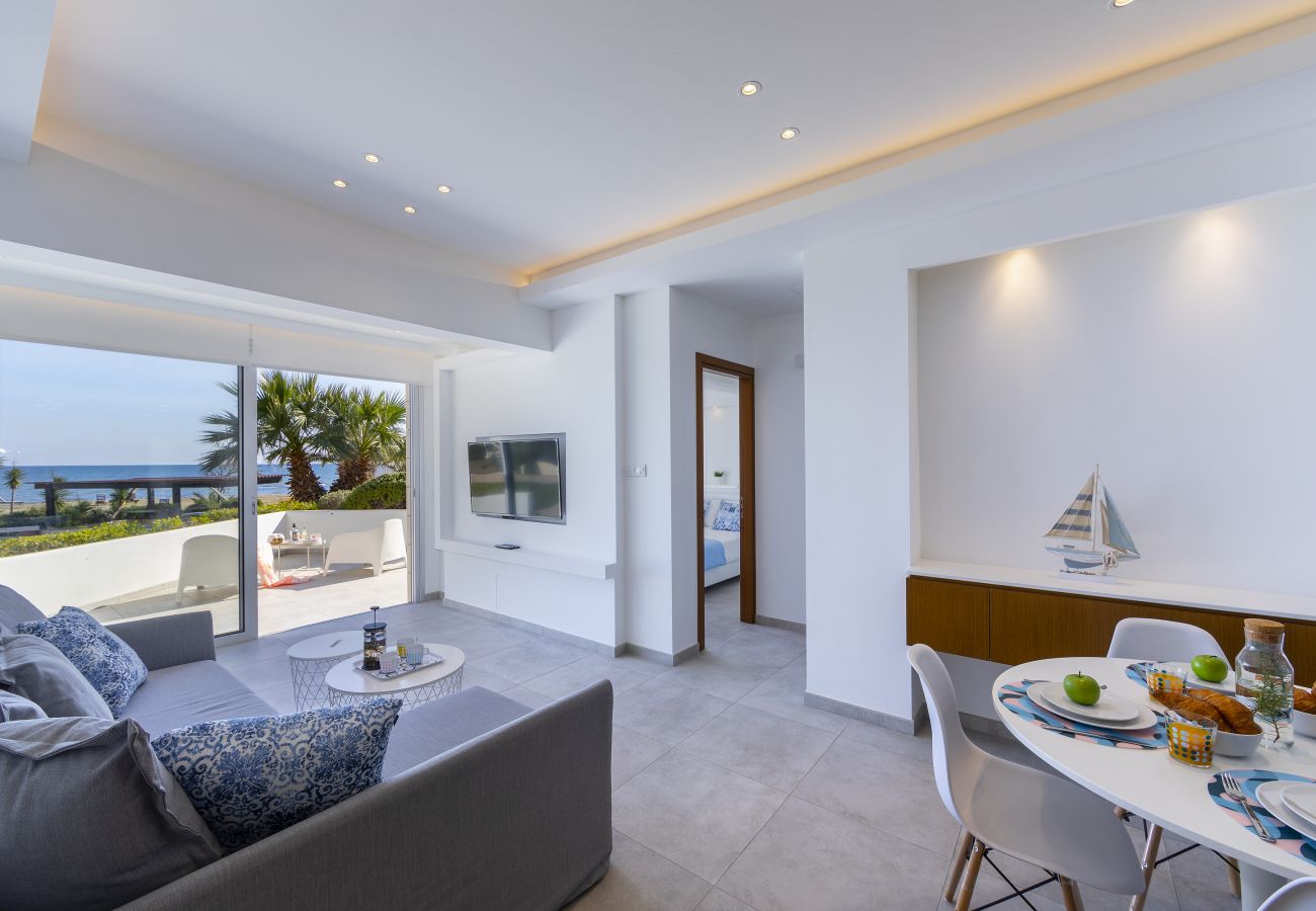 Apartment in Larnaca - Mackenzie Castella Beachfront Suite