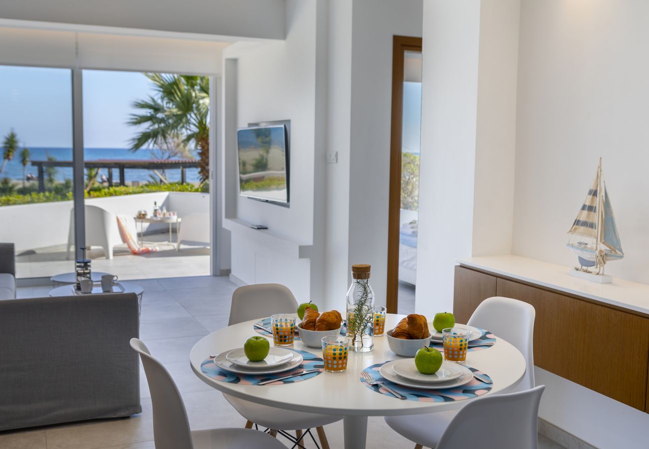 Apartment in Larnaca - Mackenzie Castella Beachfront Suite