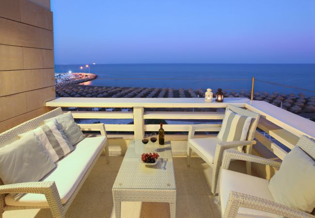  in Larnaca - Mackenzie Seafront Suite