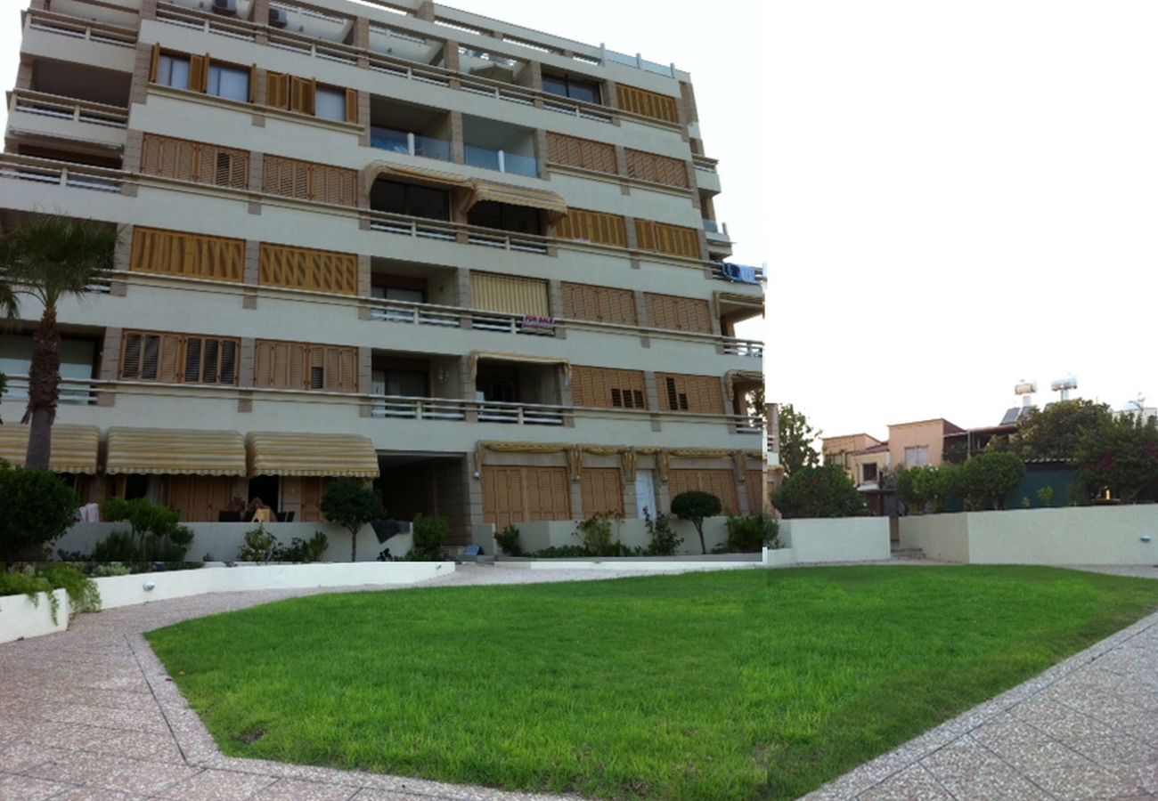Apartment in Larnaca - Mackenzie Beafront Suite