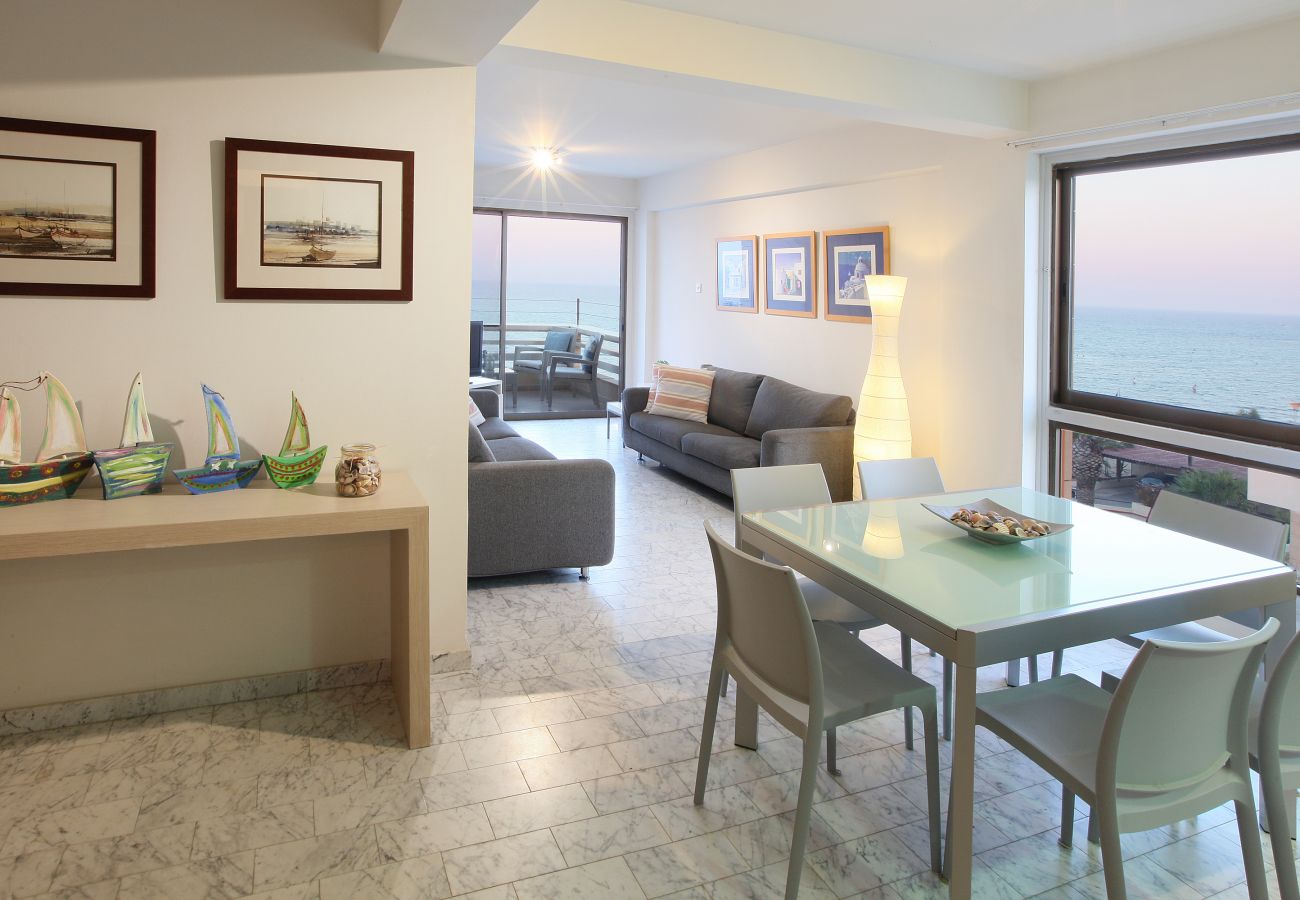 Apartment in Larnaca - Mackenzie Beafront Suite