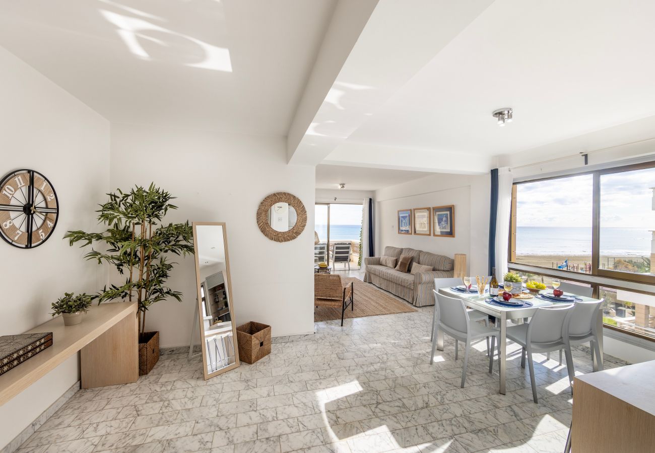 Apartment in Larnaca - Mackenzie Beachfront Suite