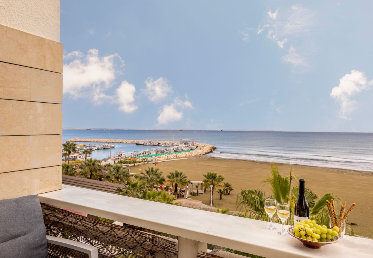 Apartment in Larnaca - Mackenzie Beachfront Suite