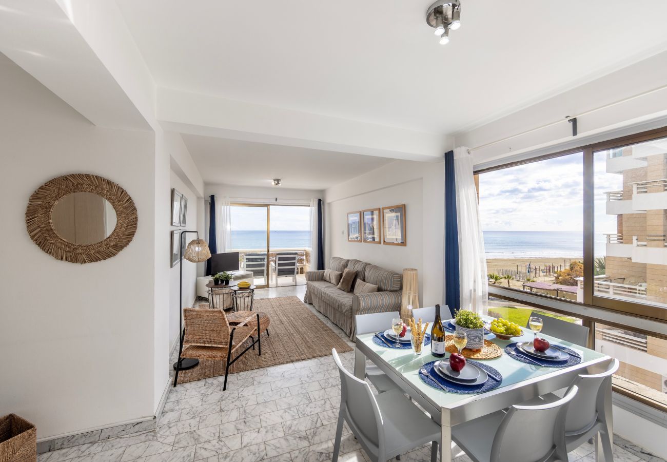 Apartment in Larnaca - Mackenzie Beachfront Suite