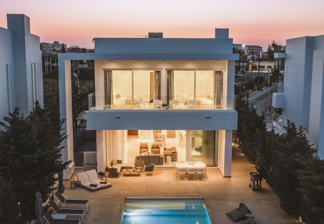 Villa in Protaras - Blue Waves Protaras Beachfront Villa 3 Villa in Protaras - Blue Waves Protaras Beachfront Villa 3