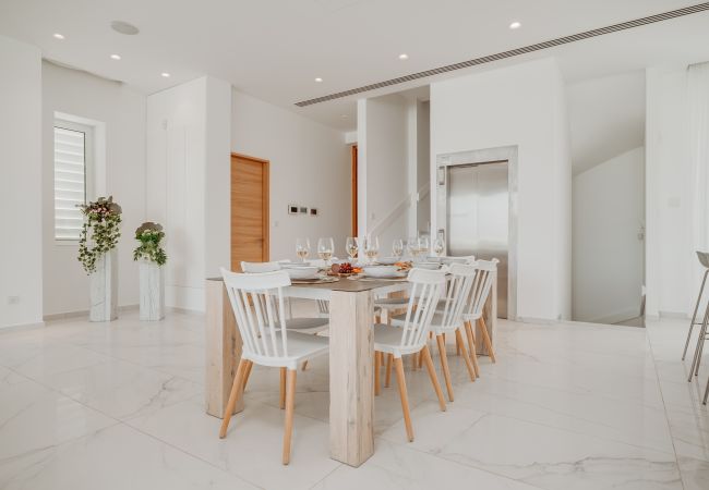 Villa in Protaras - Blue Waves Protaras Beachfront Villa 3 Villa in Protaras - Blue Waves Protaras Beachfront Villa 3