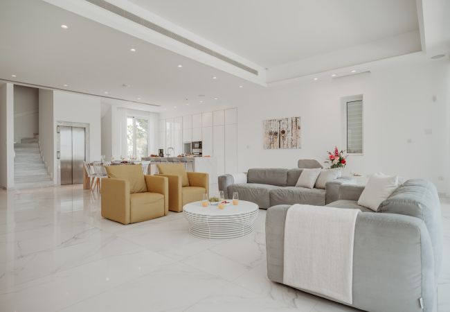 Villa in Protaras - Blue Waves Protaras Beachfront Villa 3 Villa in Protaras - Blue Waves Protaras Beachfront Villa 3