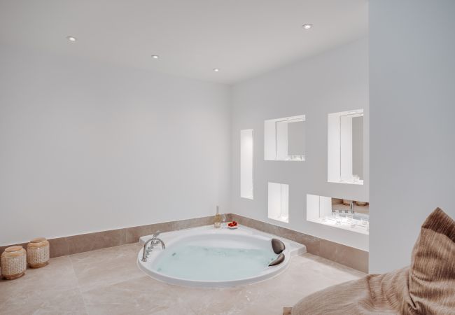 Villa in Protaras - Blue Waves Protaras Beachfront Villa 3 Villa in Protaras - Blue Waves Protaras Beachfront Villa 3