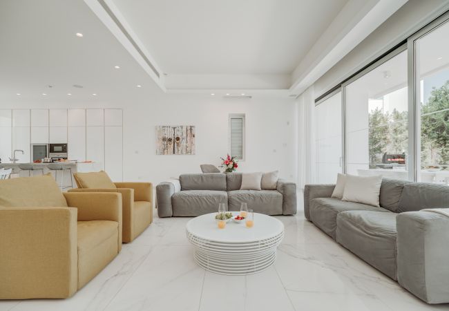 Villa in Protaras - Blue Waves Protaras Beachfront Villa 3 Villa in Protaras - Blue Waves Protaras Beachfront Villa 3