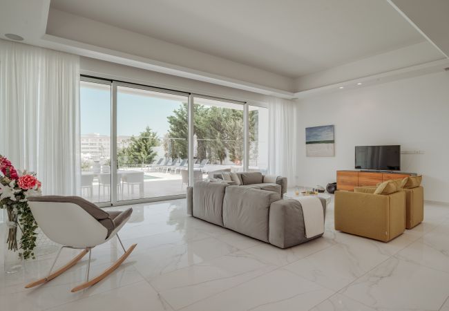 Villa in Protaras - Blue Waves Protaras Beachfront Villa 3 Villa in Protaras - Blue Waves Protaras Beachfront Villa 3