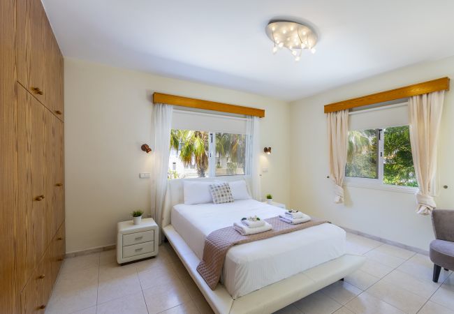 Villa in Larnaca - Pervolia Nirides Seaside Mansion 7 Villa in Larnaca - Pervolia Nirides Seaside Mansion 7