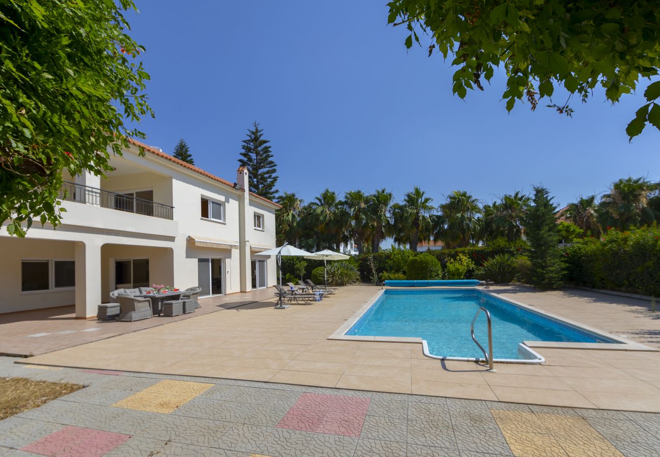 Villa in Larnaca - Meneou Seaside Mansion 7