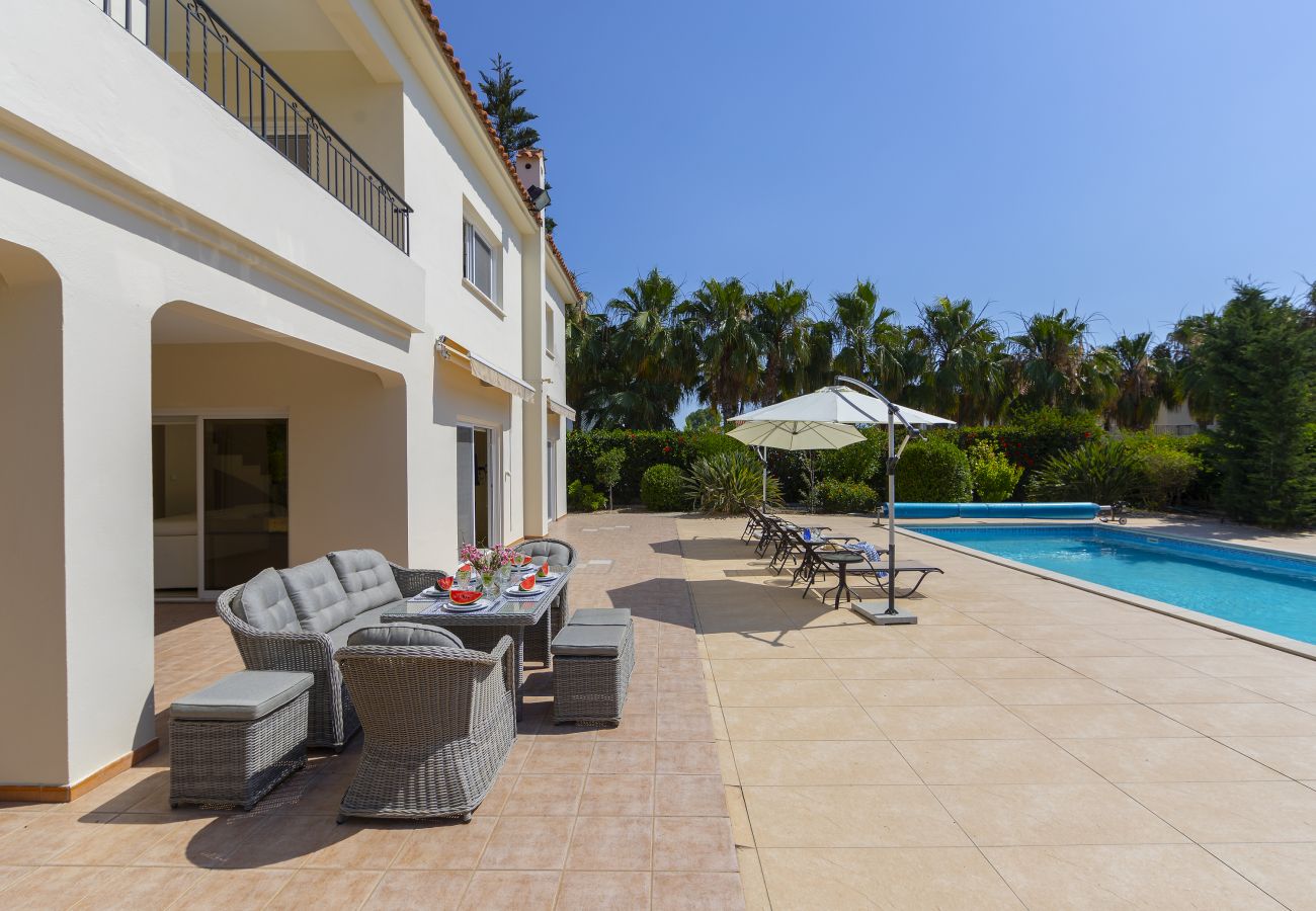 Villa in Larnaca - Meneou Seaside Mansion 7