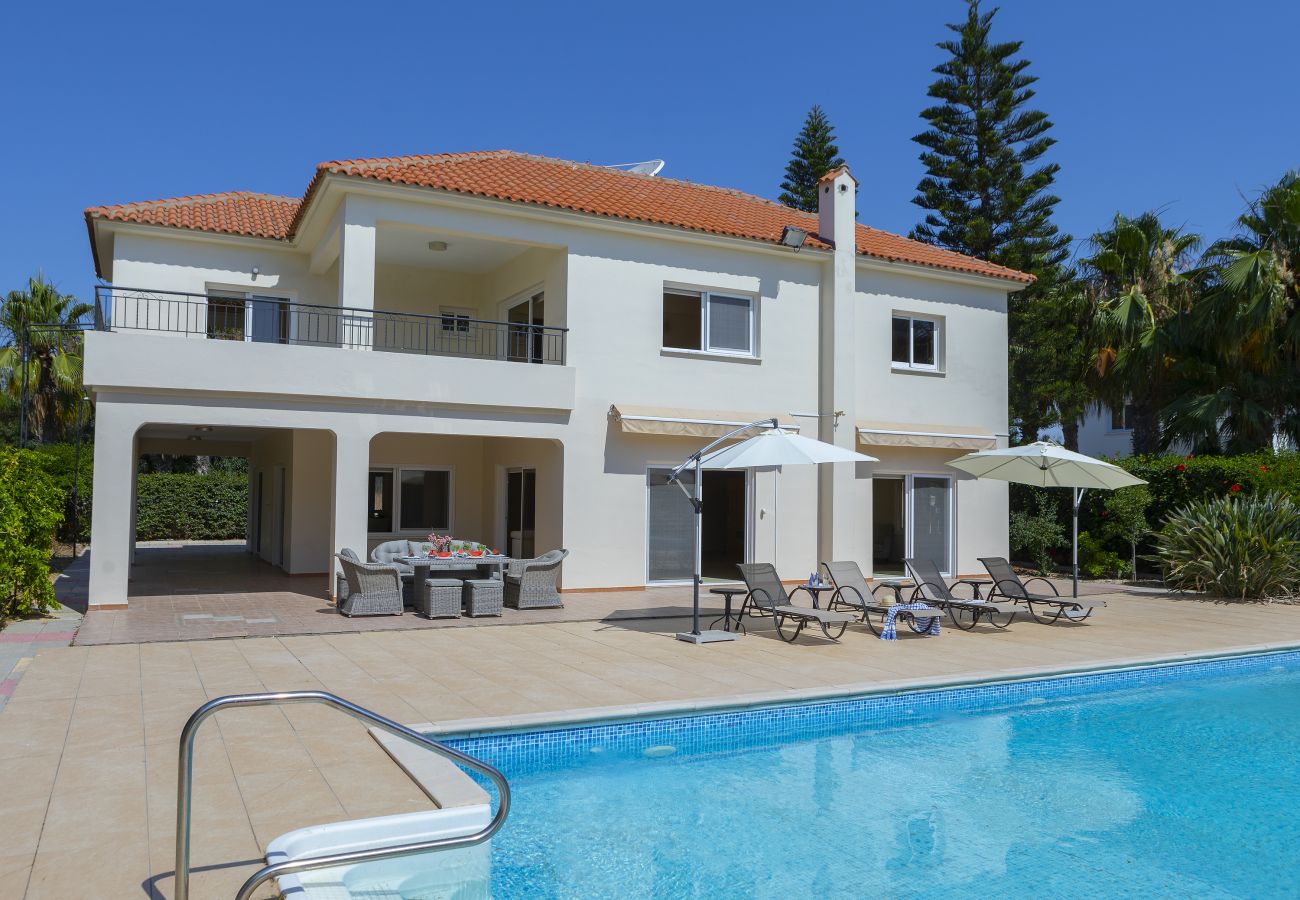 Villa in Larnaca - Meneou Seaside Mansion 7