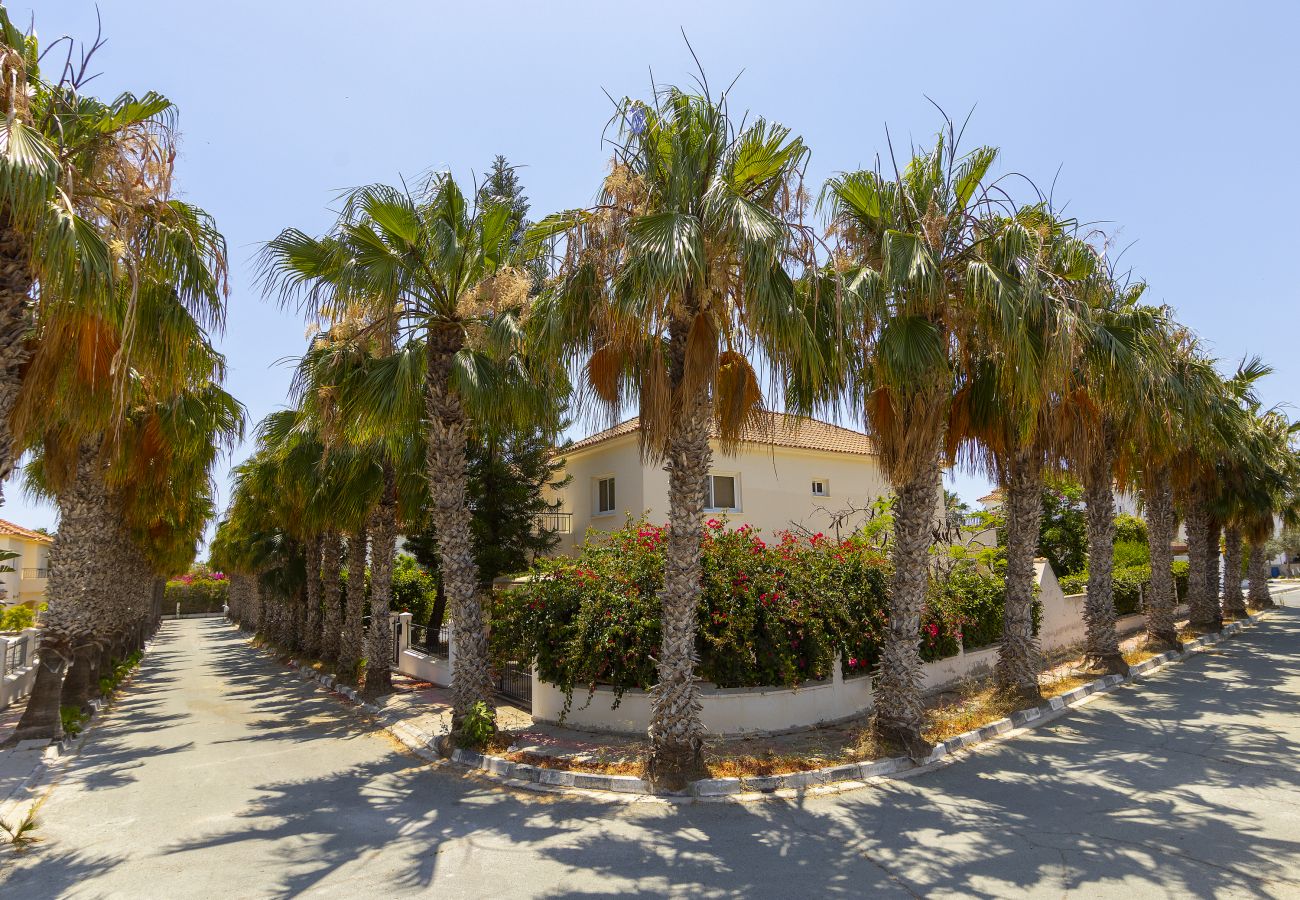 Villa in Larnaca - Meneou Seaside Mansion 7