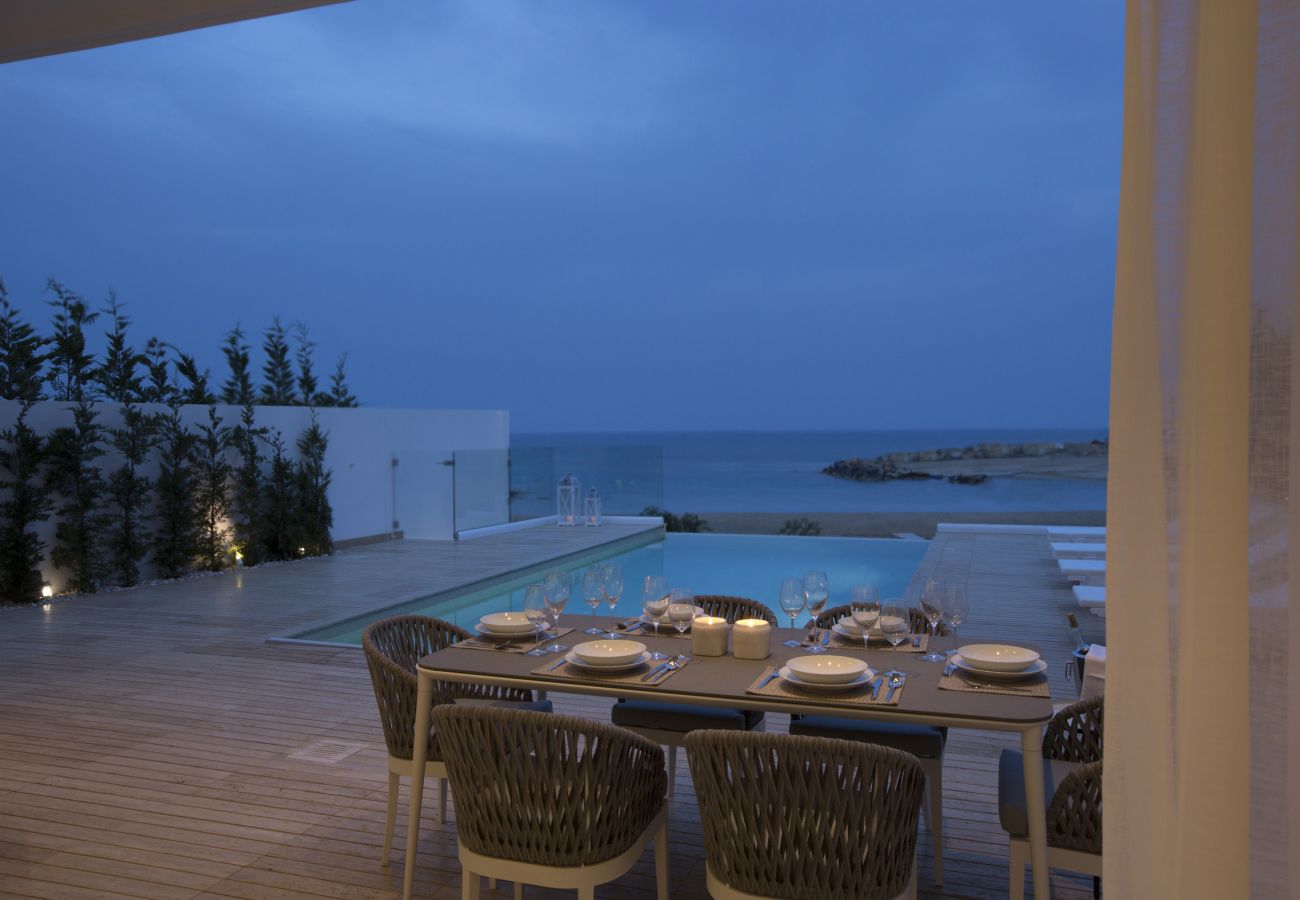 Villa/Dettached house in Protaras - Pernera Beachfront Residence
