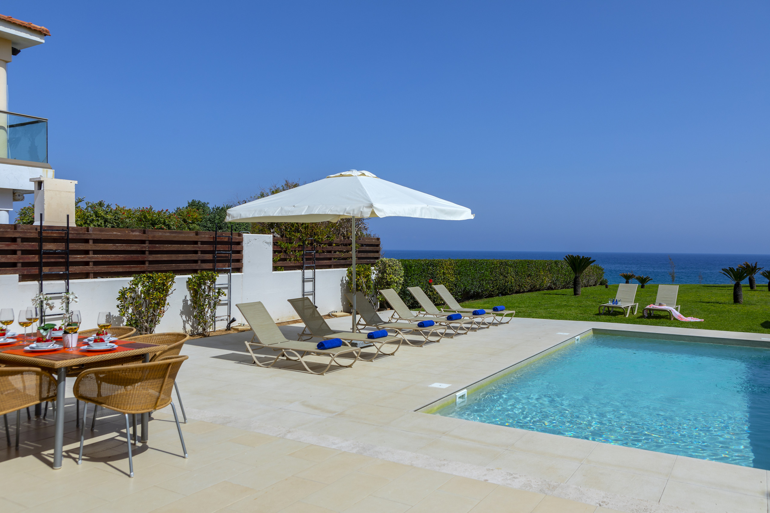 Protaras Beachfront Villa Pietra