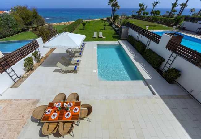 Villa in Protaras - Protaras Beachfront Villa Pietra Villa in Protaras - Protaras Beachfront Villa Pietra