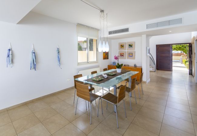 Villa in Protaras - Protaras Beachfront Villa Pietra Villa in Protaras - Protaras Beachfront Villa Pietra