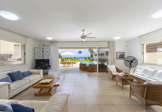 Villa in Protaras - Protaras Beachfront Villa Pietra Villa in Protaras - Protaras Beachfront Villa Pietra