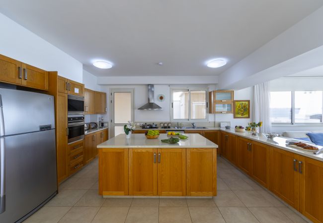 Villa in Protaras - Protaras Beachfront Villa Pietra Villa in Protaras - Protaras Beachfront Villa Pietra