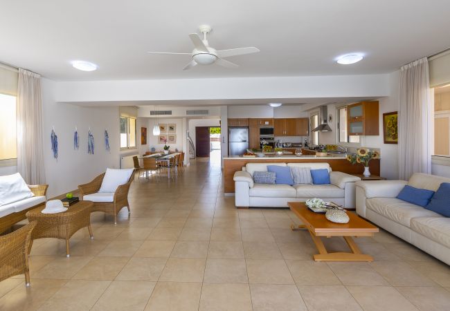 Villa in Protaras - Protaras Beachfront Villa Pietra Villa in Protaras - Protaras Beachfront Villa Pietra