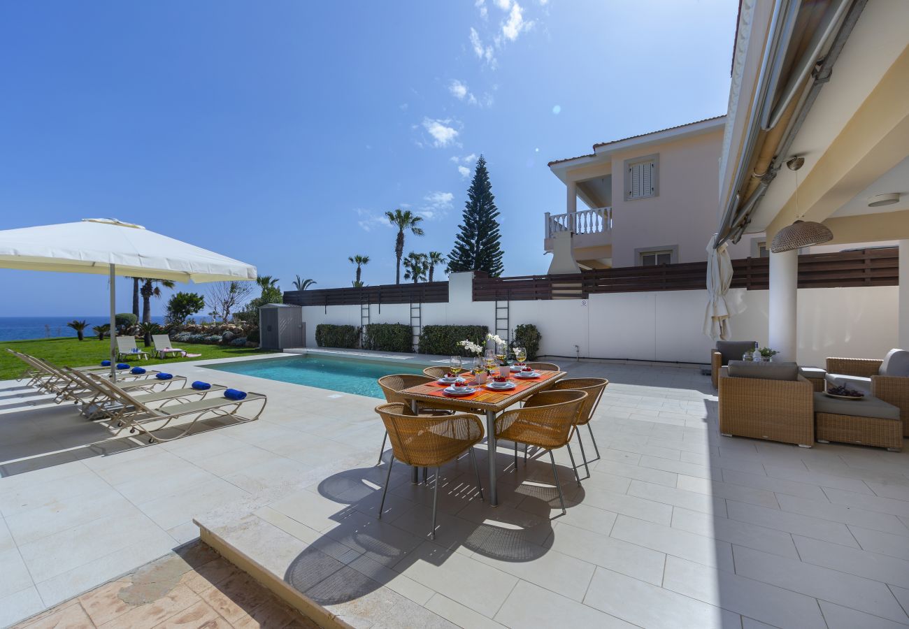 Villa in Protaras - Protaras Beachfront Villa Pietra