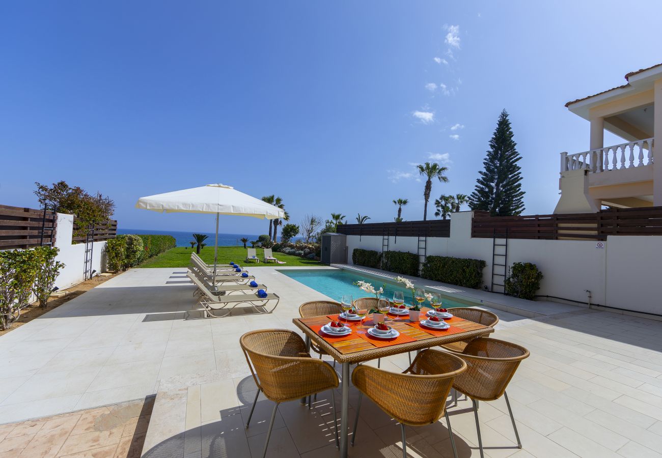 Villa in Protaras - Protaras Beachfront Villa Pietra