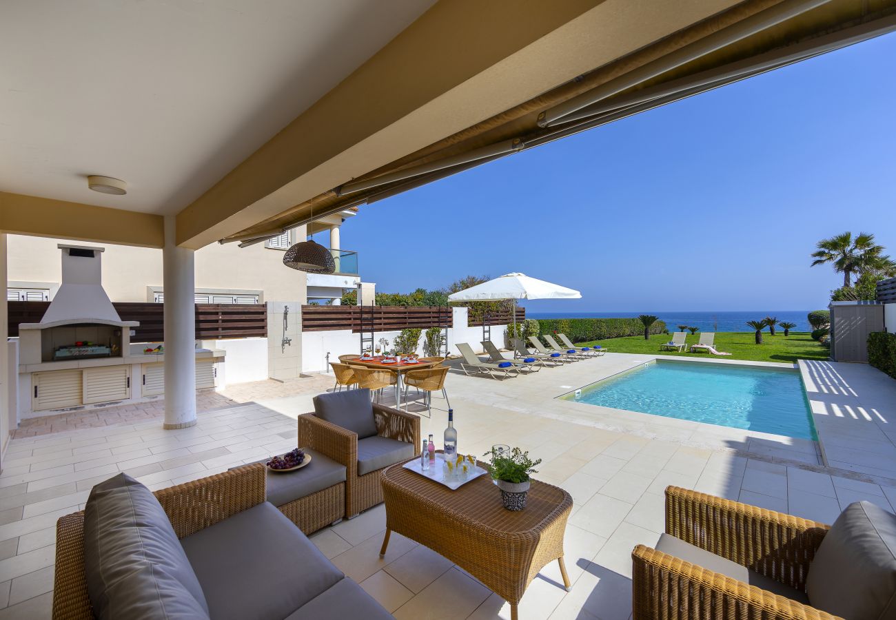 Villa in Protaras - Protaras Beachfront Villa Pietra