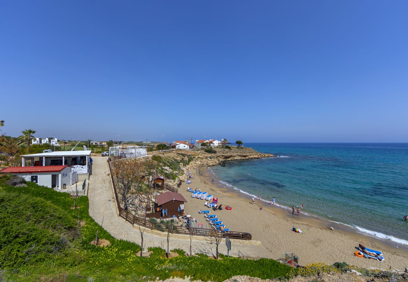 Villa in Protaras - Protaras Beachfront Villa Pietra