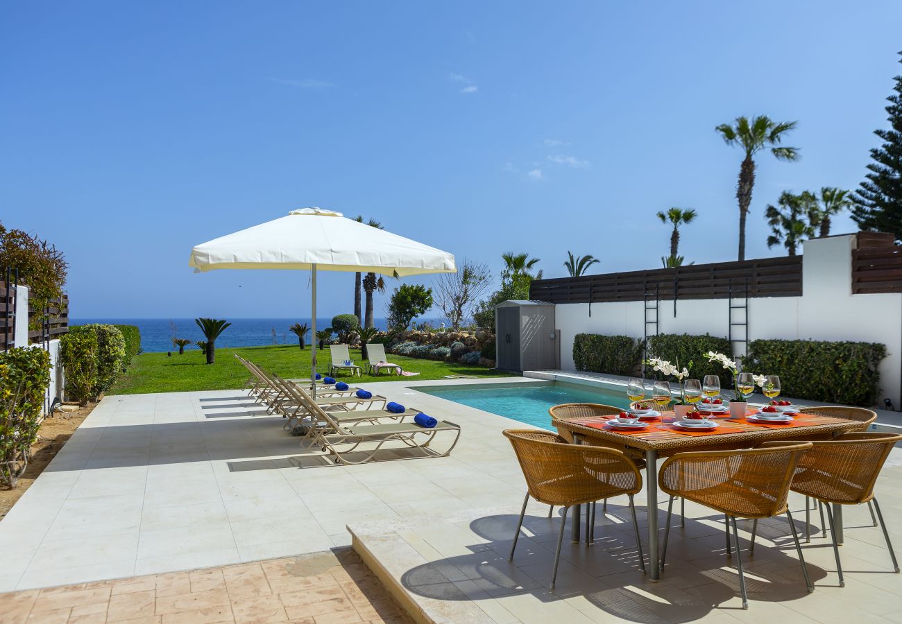 Villa in Protaras - Protaras Beachfront Villa Pietra