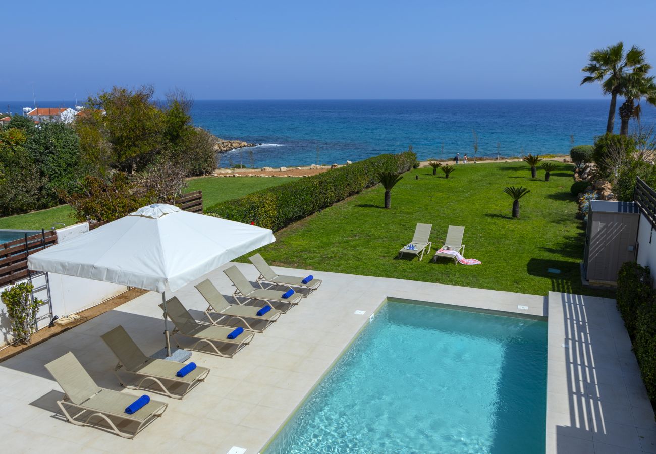 Villa in Protaras - Protaras Beachfront Villa Pietra