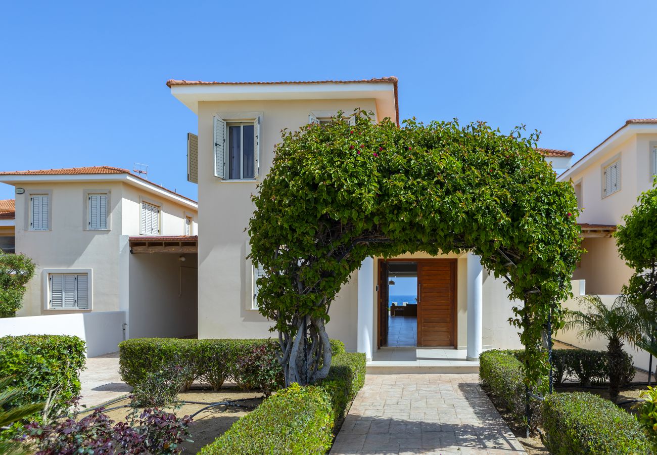 Villa in Protaras - Protaras Beachfront Villa Pietra