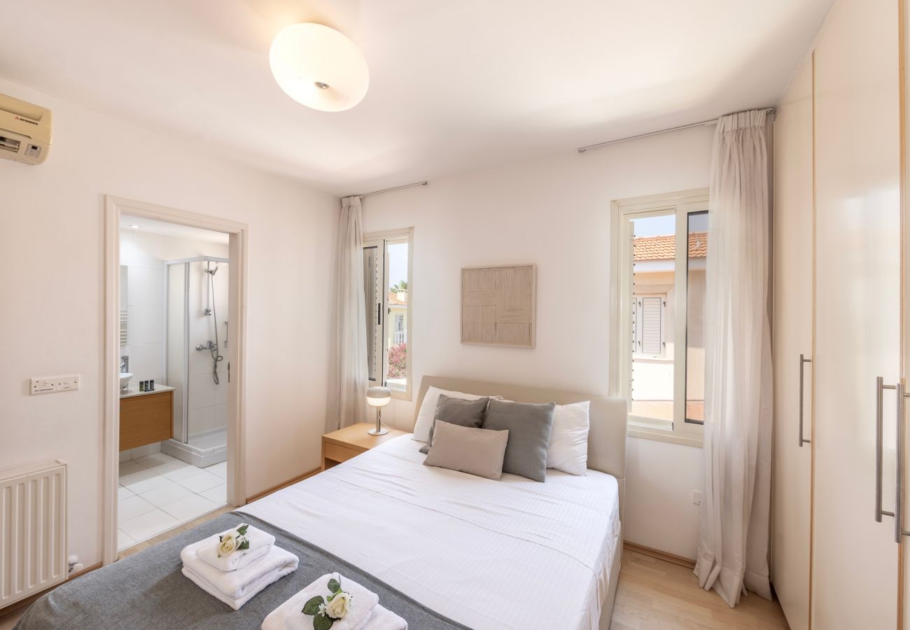 Villa in Protaras - Protaras Beachfront Villa Pietra