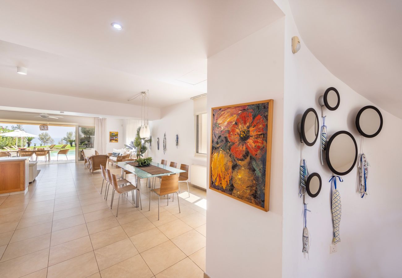Villa in Protaras - Protaras Beachfront Villa Pietra