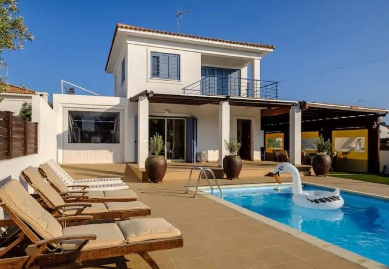 Villa/Dettached house in Larnaca - Seaside Pervolia V3