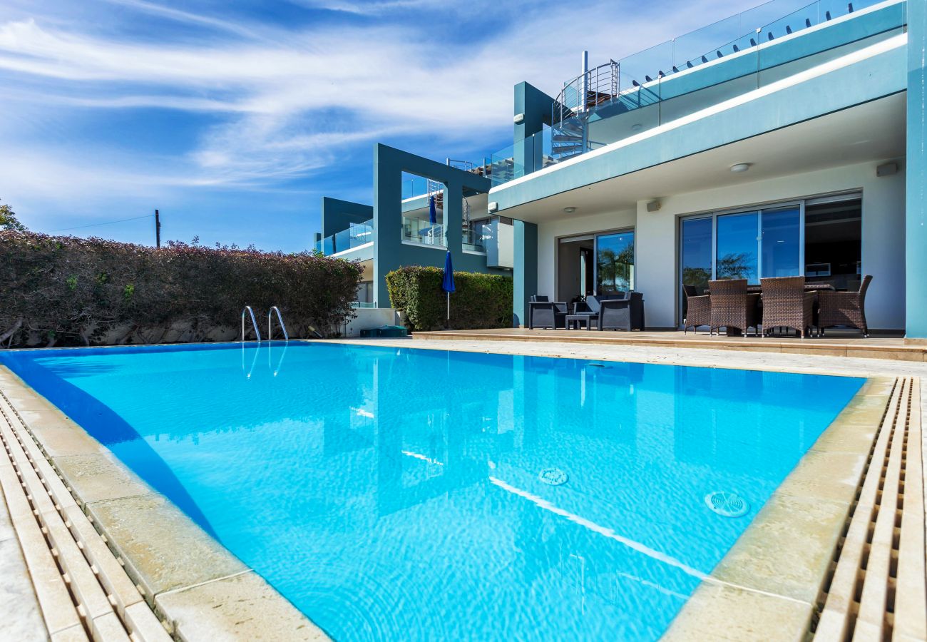 Apartment in Larnaca - Sea Front Luxury Pervolia Apartment